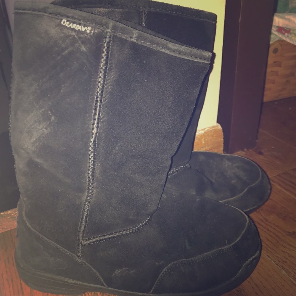 Bear paw winter boots in black. So warm!!